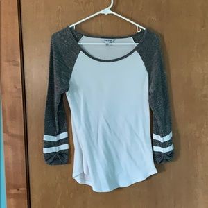 mid sleeve baseball tee